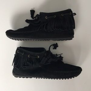 Minnetonka black suede moccasins